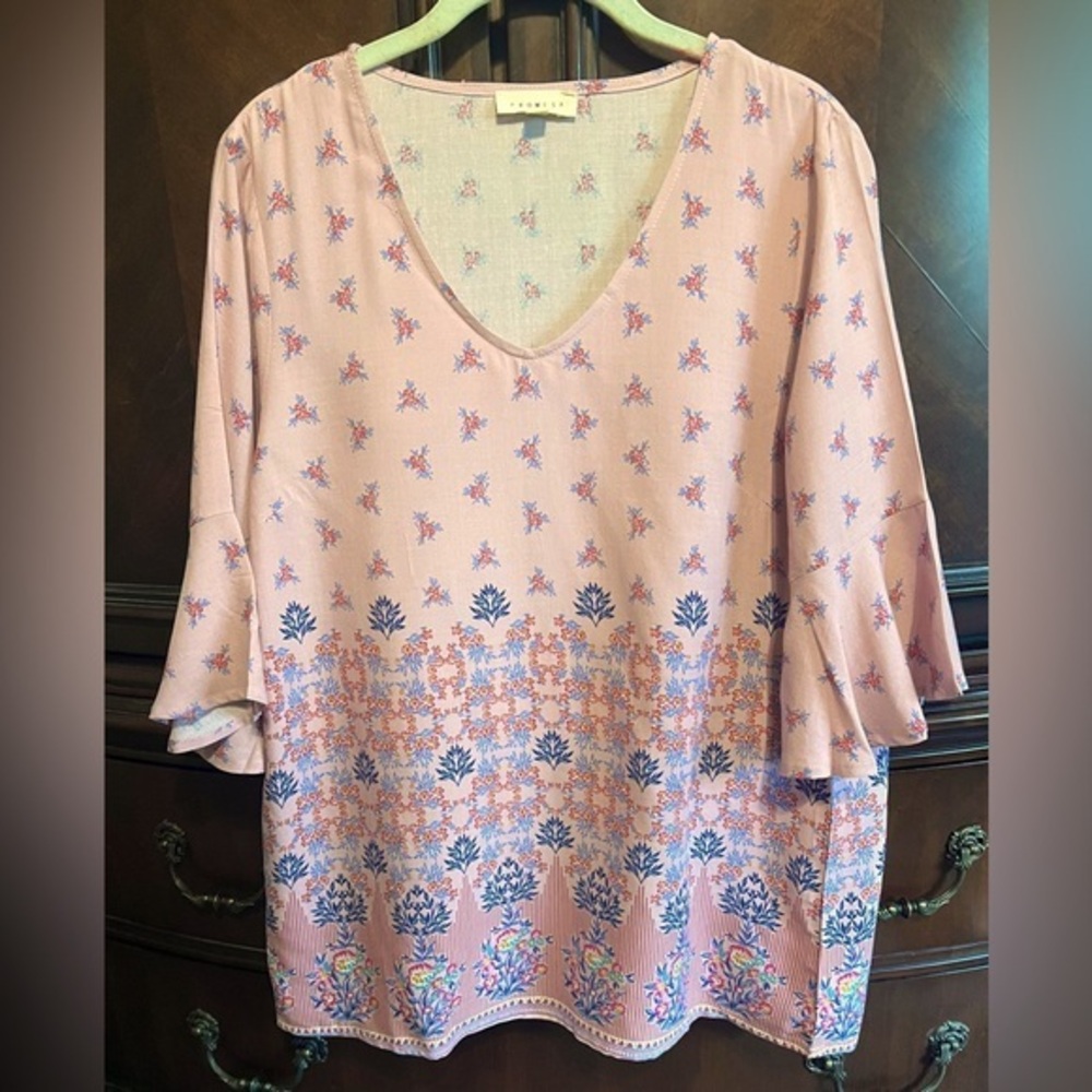 Promesa Floral V Neck Tunic